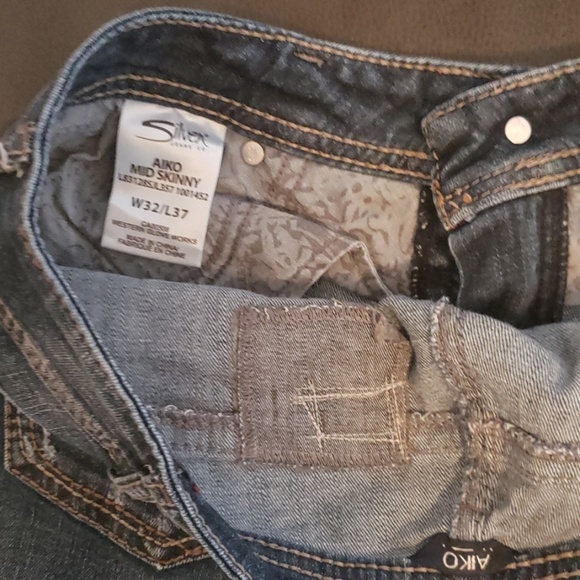 Silver Jeans - Picture 7 of 8
